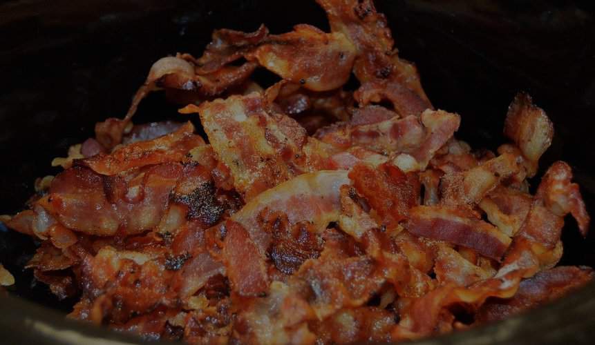 close up of a pile of cooked bacon