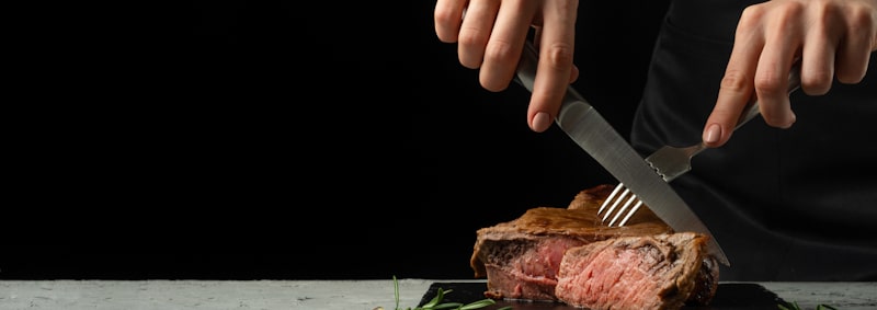 knives cut beef